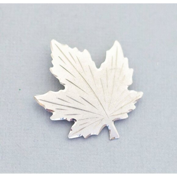 Sterling silver leaf vintage brooch by DCJ (C7) - Picture 1 of 2